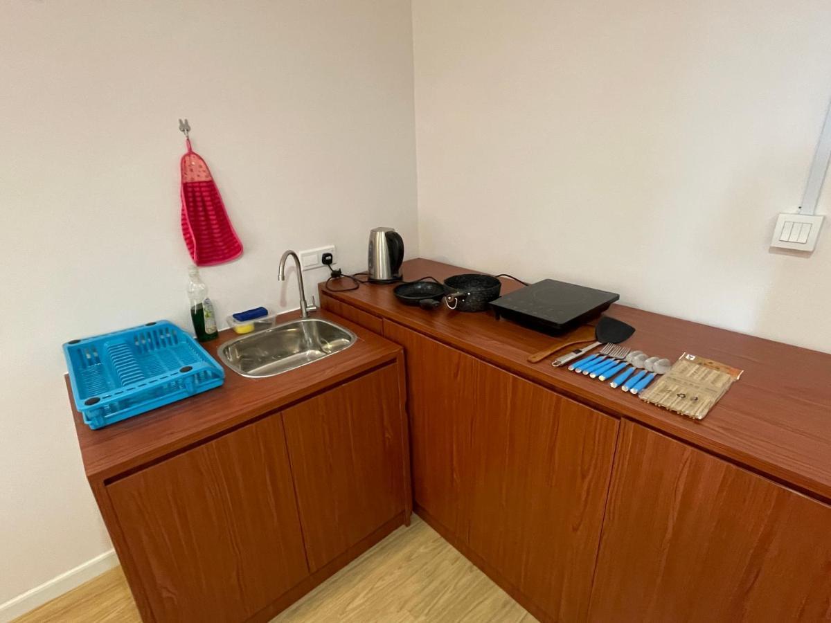 Aru Suites Homestay Wifi,Carpark,24H Check In,Water Filter By R2 Residence 코타키나발루 외부 사진