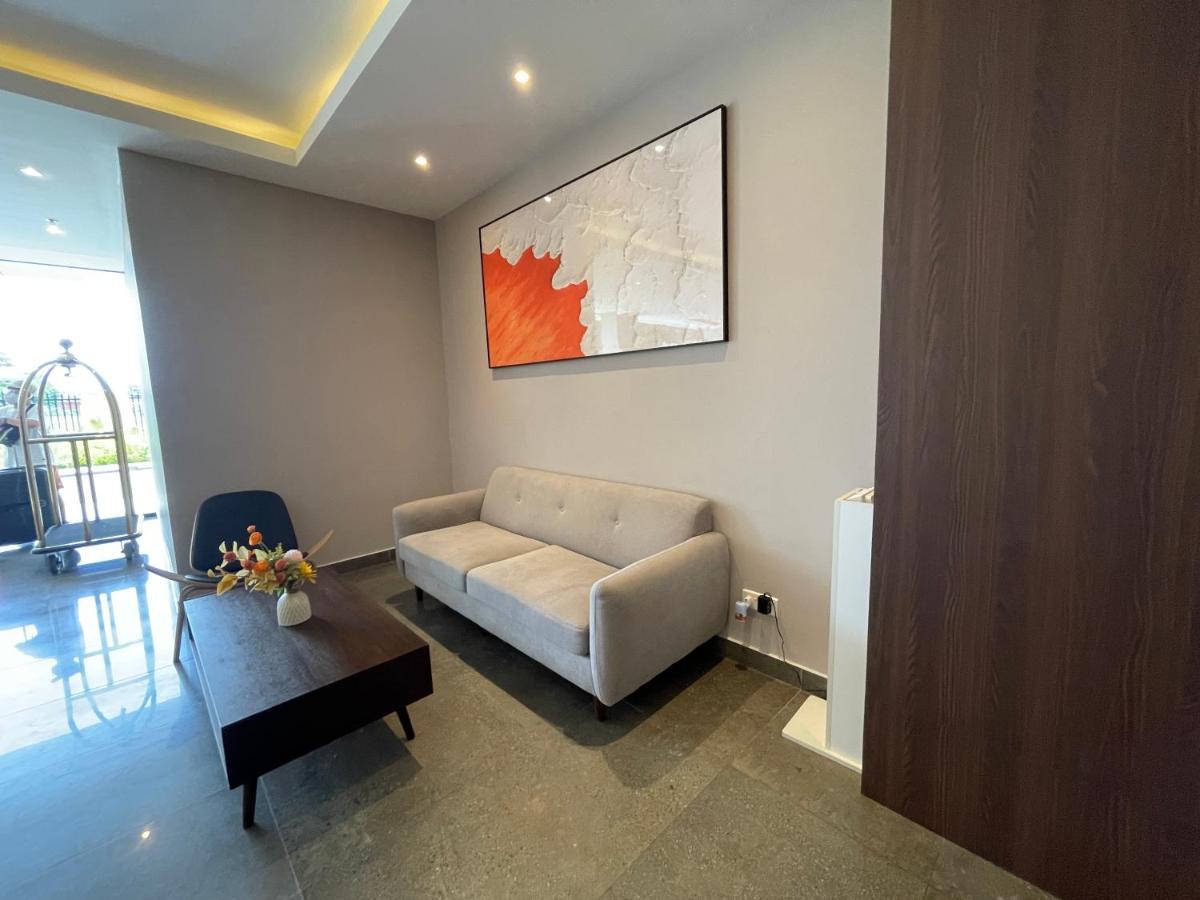 Aru Suites Homestay Wifi,Carpark,24H Check In,Water Filter By R2 Residence 코타키나발루 외부 사진