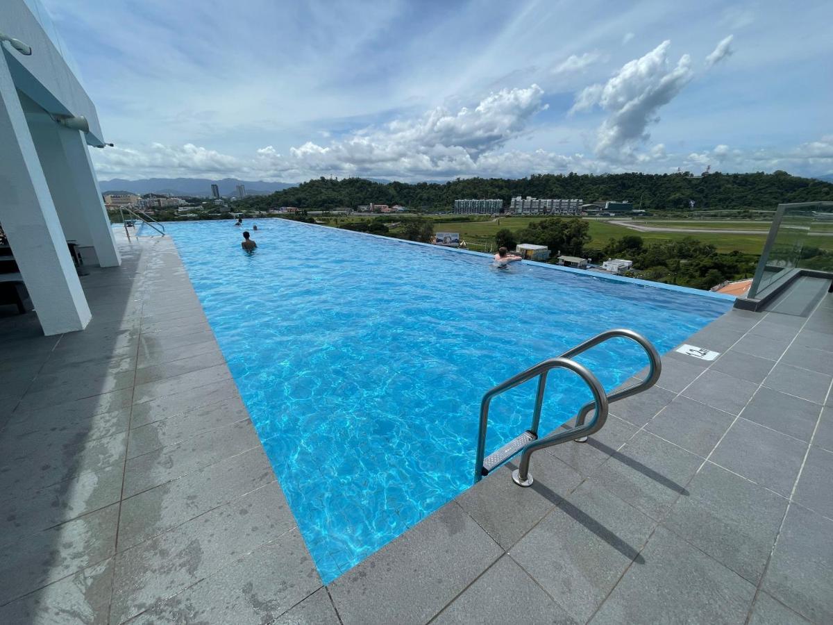 Aru Suites Homestay Wifi,Carpark,24H Check In,Water Filter By R2 Residence 코타키나발루 외부 사진