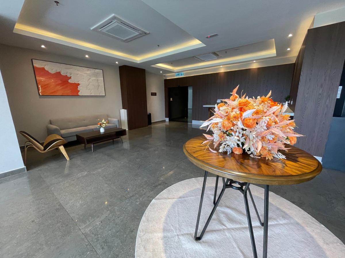 Aru Suites Homestay Wifi,Carpark,24H Check In,Water Filter By R2 Residence 코타키나발루 외부 사진