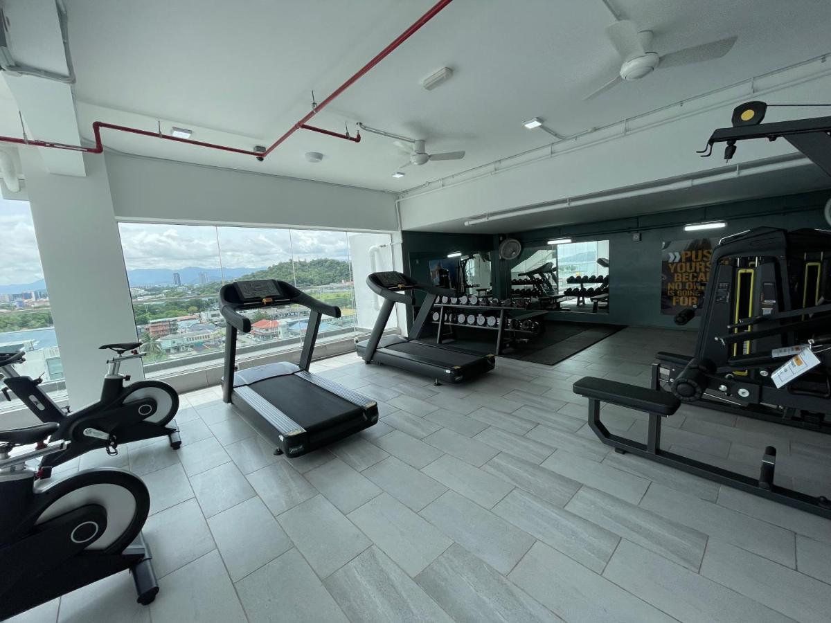 Aru Suites Homestay Wifi,Carpark,24H Check In,Water Filter By R2 Residence 코타키나발루 외부 사진