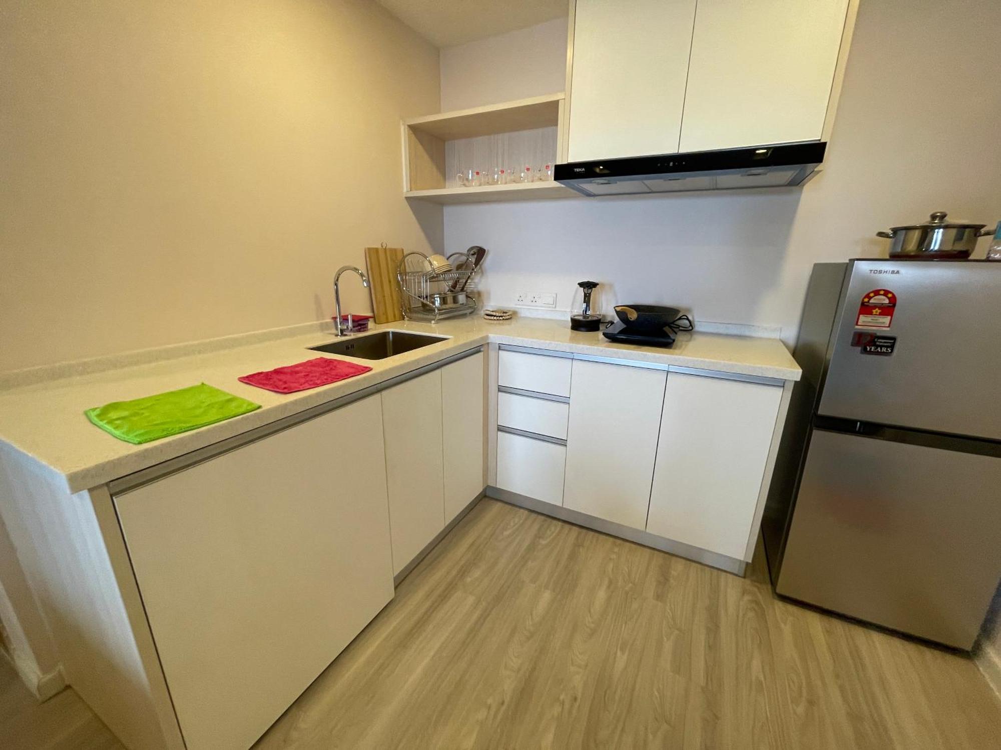 Aru Suites Homestay Wifi,Carpark,24H Check In,Water Filter By R2 Residence 코타키나발루 외부 사진