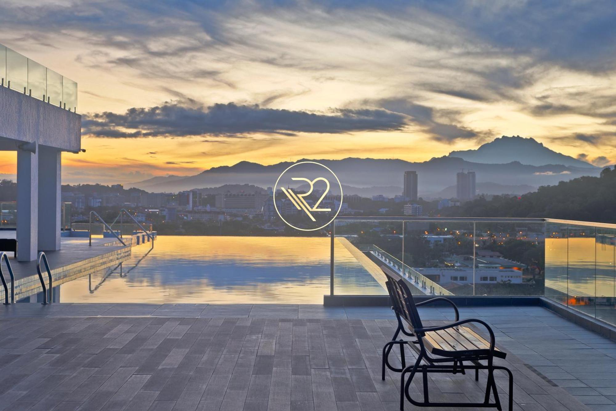 Aru Suites Homestay Wifi,Carpark,24H Check In,Water Filter By R2 Residence 코타키나발루 외부 사진